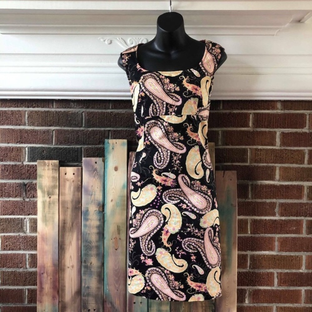 90s Sleeveless Paisley Dress